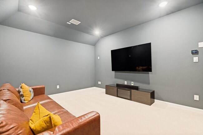 Building Photo - 3112 Blake Dr
