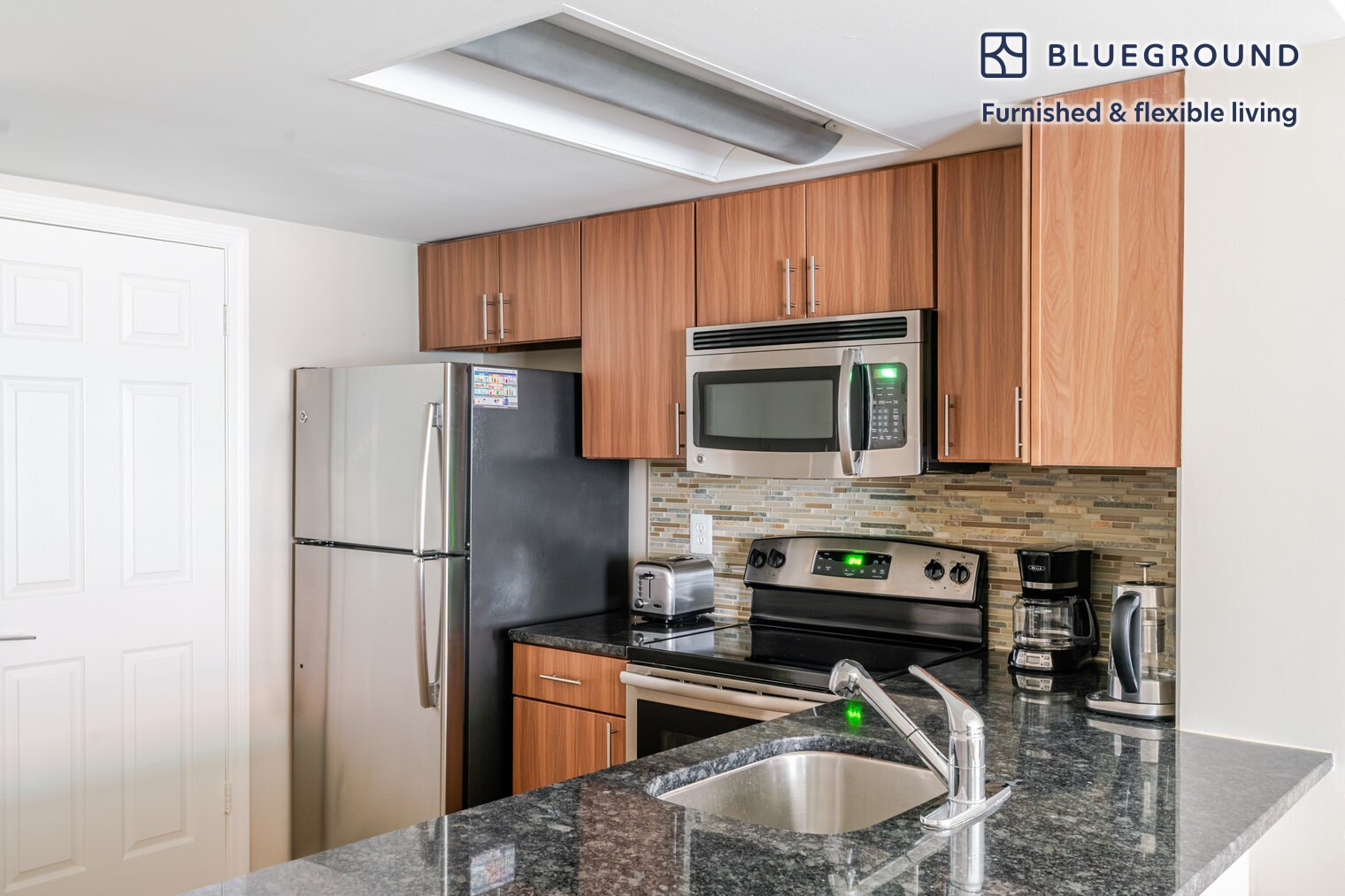 Building Photo - 1401 N Taft St