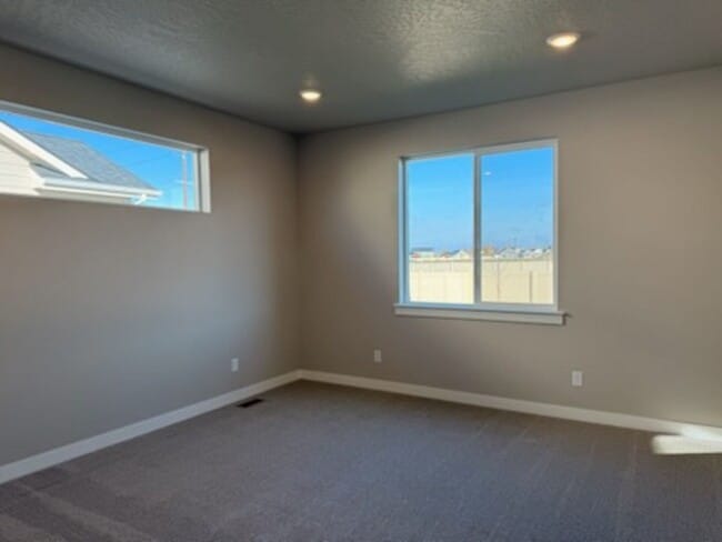 Building Photo - Beautiful Home new construction