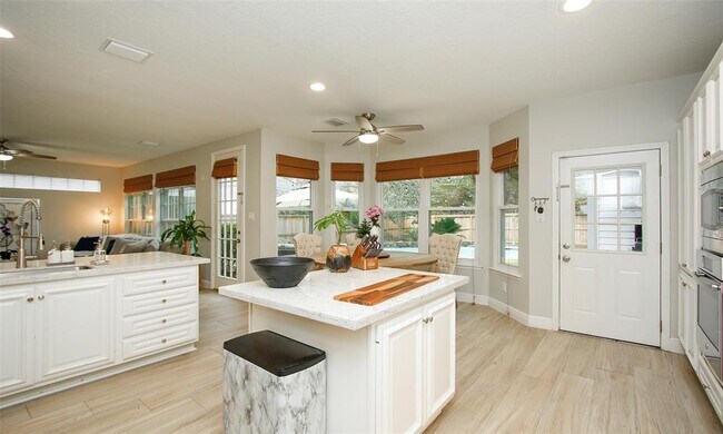 Building Photo - 98 N Cochrans Green Cir