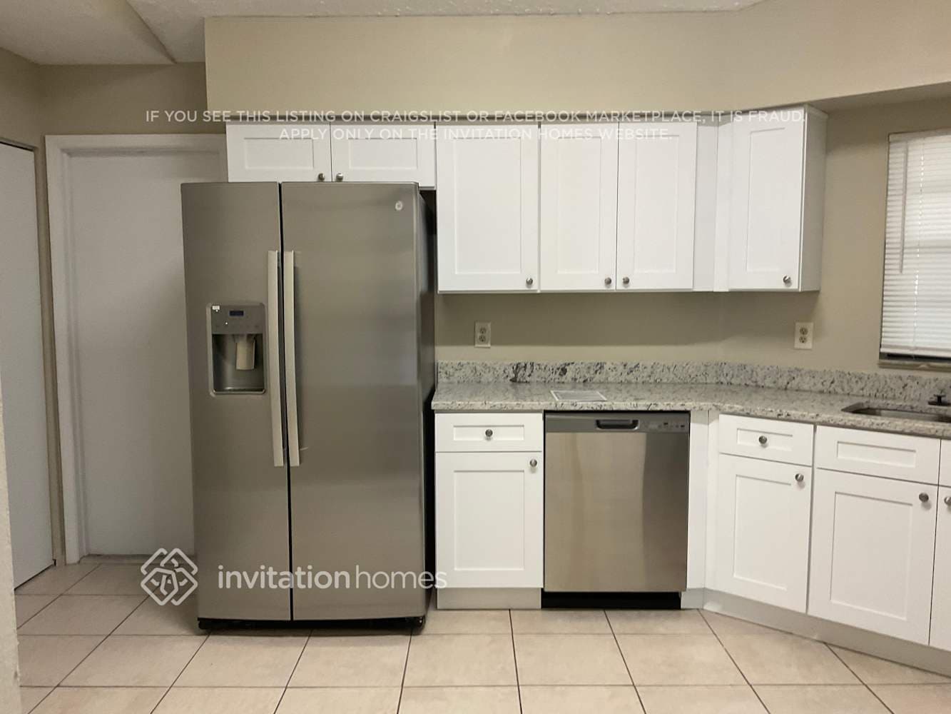 Building Photo - 1726 Lk Crst Ave