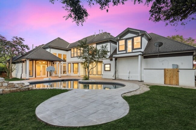 Building Photo - 7204 Pebble Hill Dr