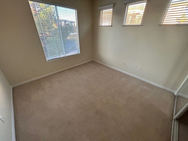 Building Photo - ADORABLE 2 BEDROOM 2 BATHROOM CONDO LOCATED IN A GATED COMMUNITY