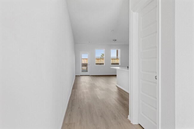 Building Photo - 27806 Western Crk Ct