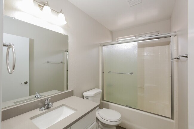 Building Photo - 2829 S 106th Pl