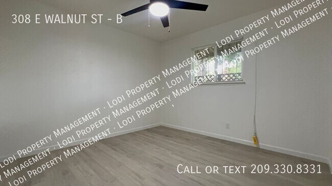 Building Photo - 308 E Walnut St