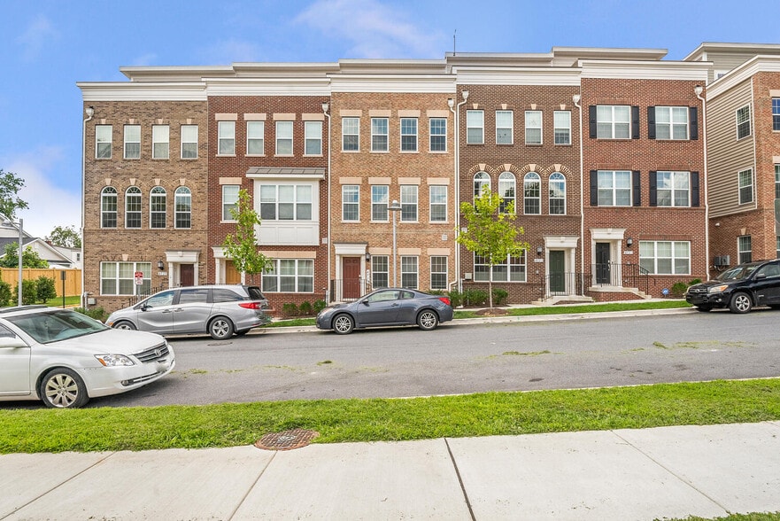 Building Photo - 4725 Cherokee St