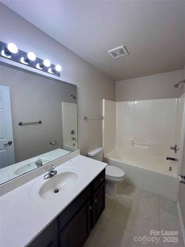 Building Photo - 7001 Mountain Top Ct
