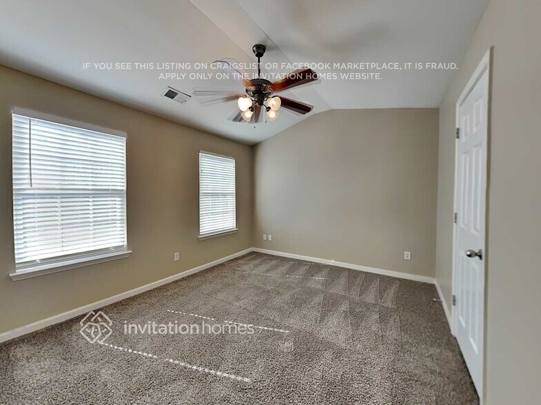 Building Photo - 107 Sanders Walk