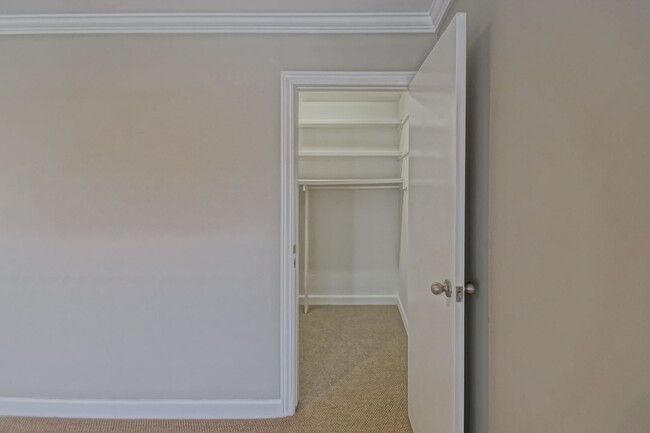 Building Photo - REMODELED, BRIGHT & AIRY, 4BR3BA HOME W/ G...