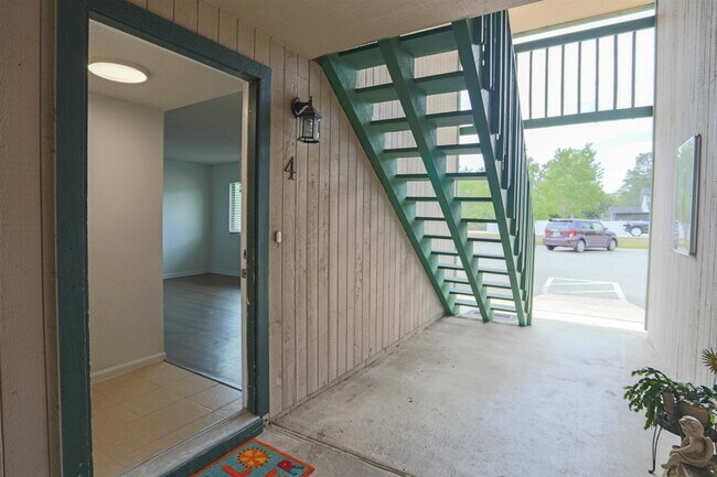 Building Photo - 3765 Crown Point Rd