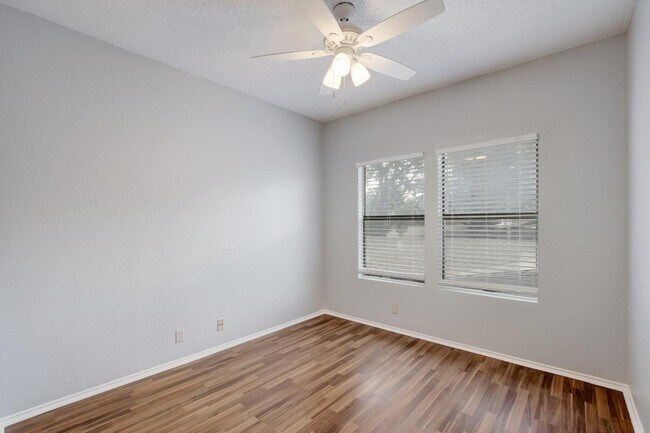 Building Photo - 2804 Rio Grande St