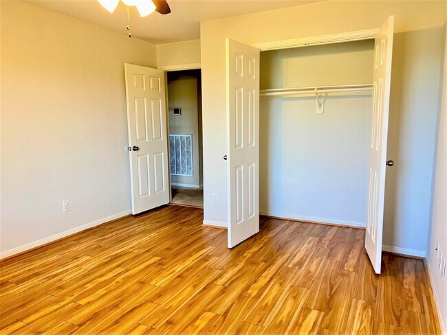 Building Photo - 1802 Hickory Hill Ct