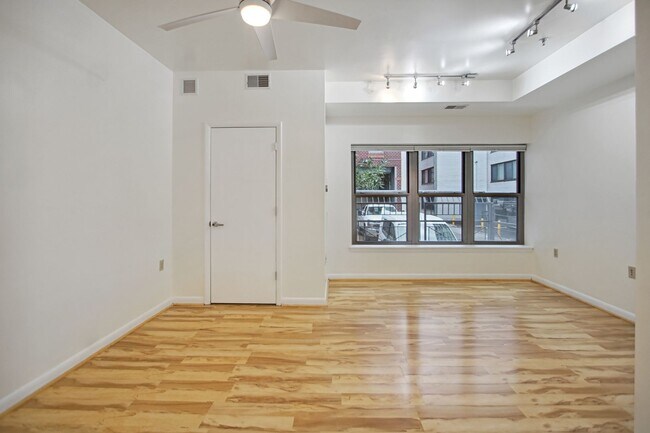Building Photo - Logan Circle! //Professionally Managed & Recently Renovated // Studio  // Open Floor-Plan in a Mo...