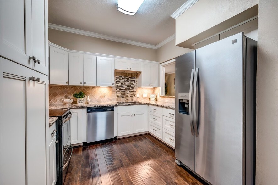 Building Photo - 12625 Memorial Dr