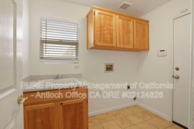 Building Photo - 2304 Yorkshire Ct