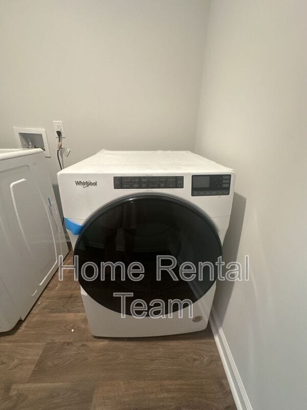 Building Photo - 133 Painted Lady Lp