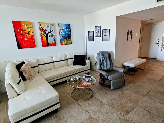 Building Photo - 2333 Brickell Ave