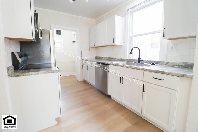 Building Photo - Now available 3 bedroom home