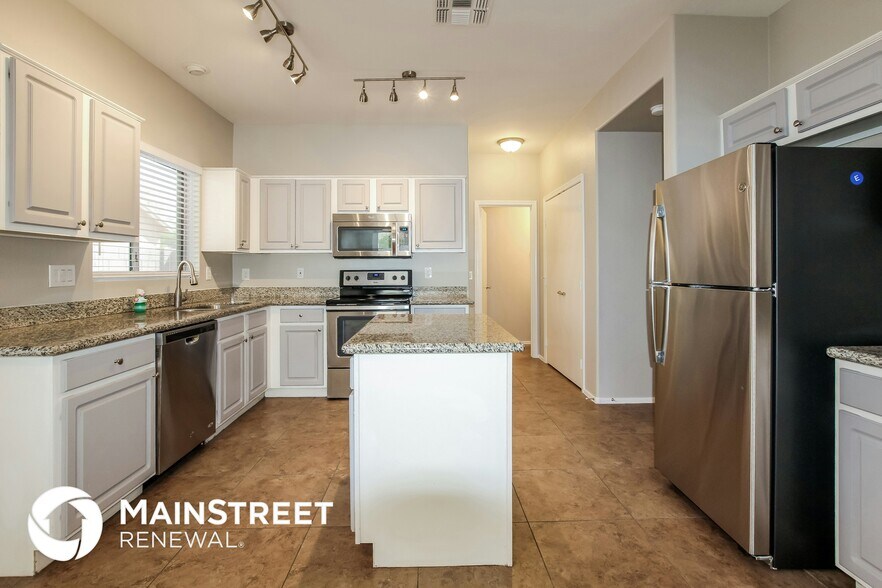 Building Photo - 13440 W Gelding Dr