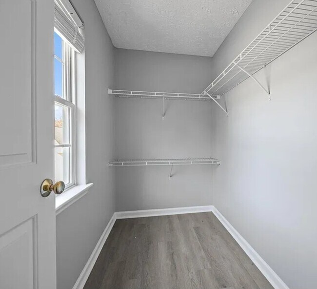 Building Photo - Excellent condition! 3 bedroom house in SE Raleigh