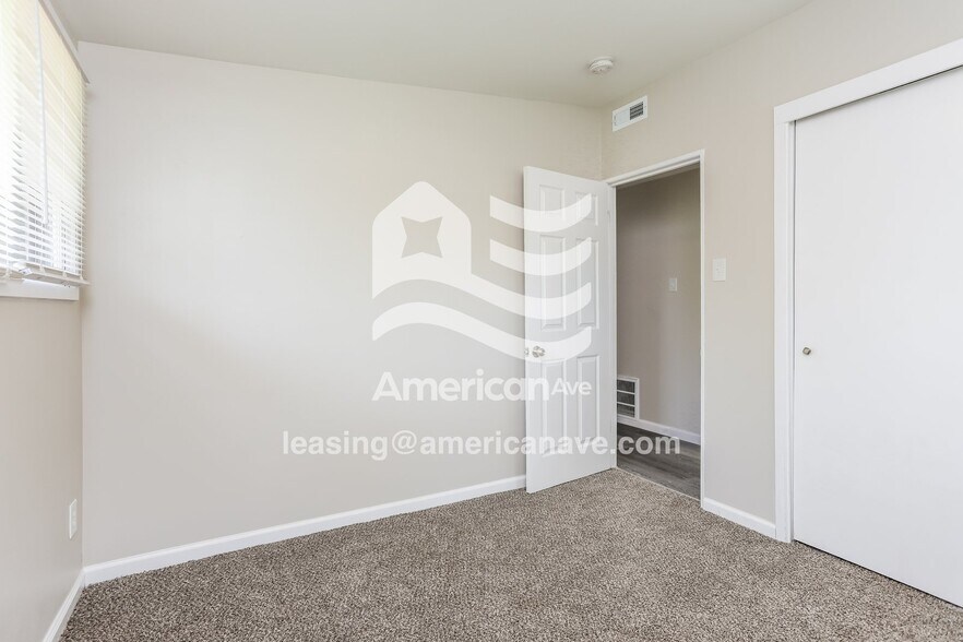 Building Photo - 830 St Anthony Ln