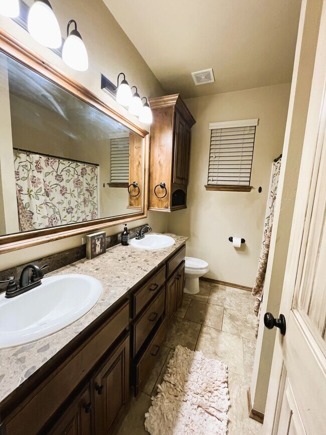 Building Photo - 14812 Brent Cir