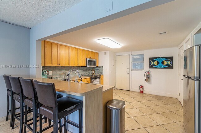 Building Photo - 121 Golden Isles Dr