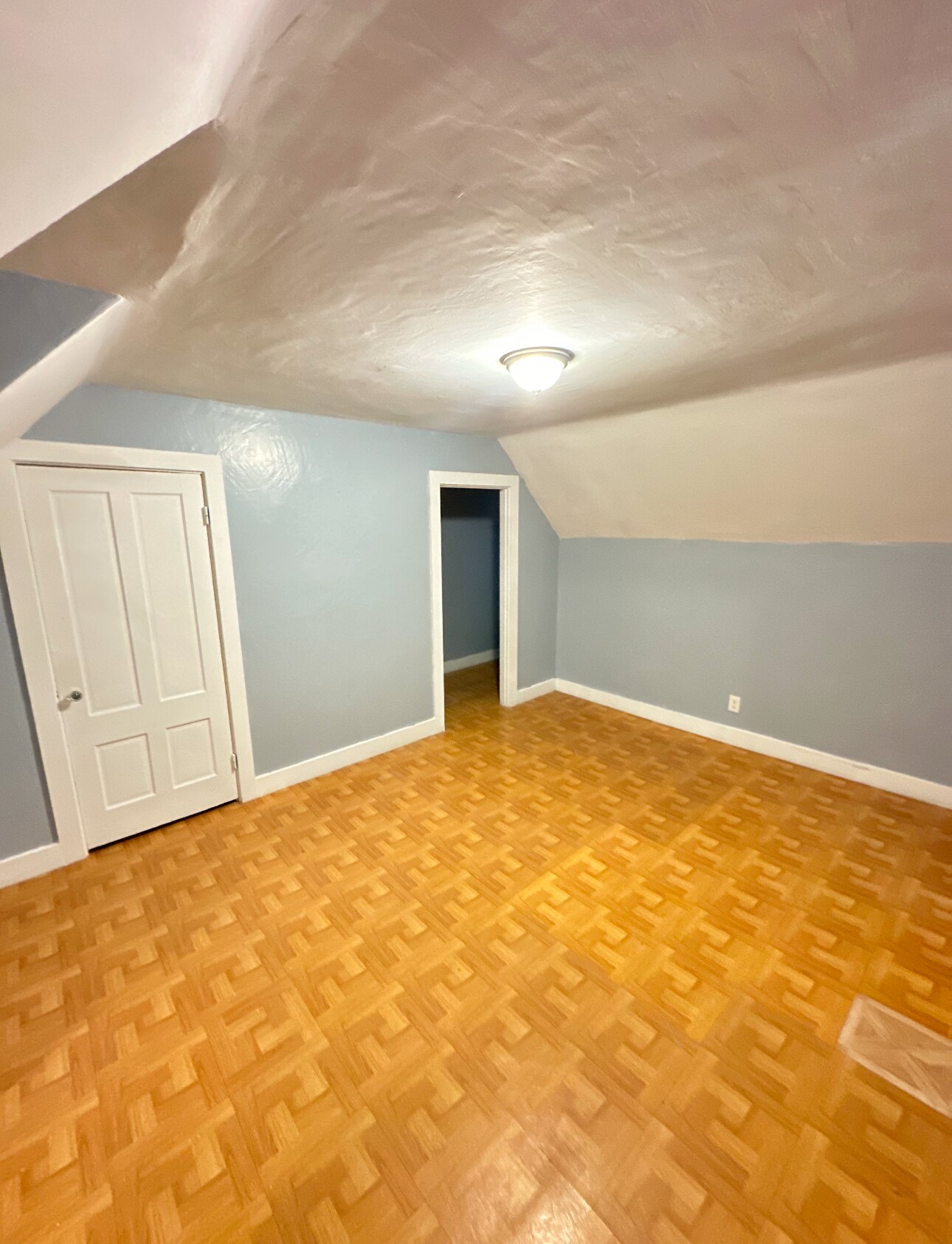 Building Photo - 89 Hamlet Ave