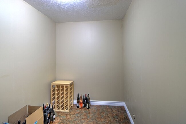 Building Photo - Traverse Mountain Pet Friendly Home.