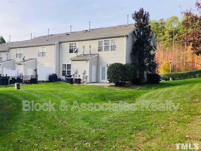Building Photo - 8982 Camden Park Dr