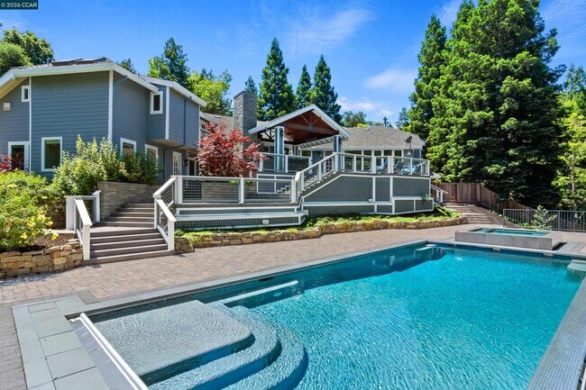 Building Photo - 2324 Saddleback Dr