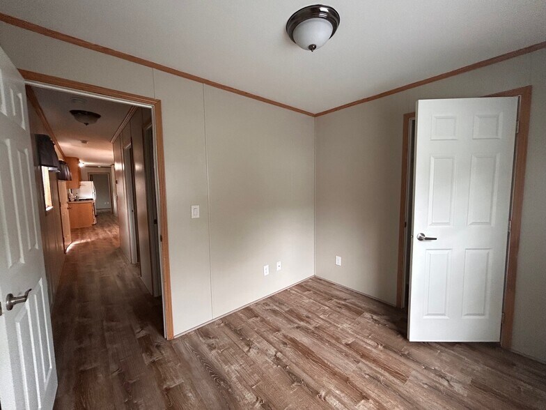 Building Photo - 4 Deer Run Pky