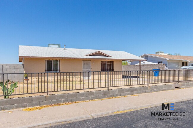 Building Photo - 2Bed/2Bath House at 24th St/Baseline! Appl...
