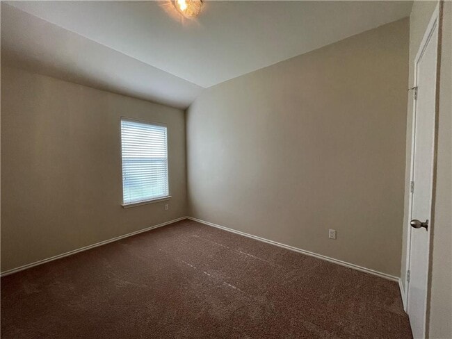 Building Photo - 1105 Alexandria Way