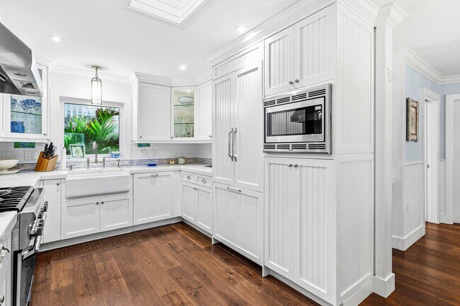 Building Photo - 3421 S Ocean Blvd