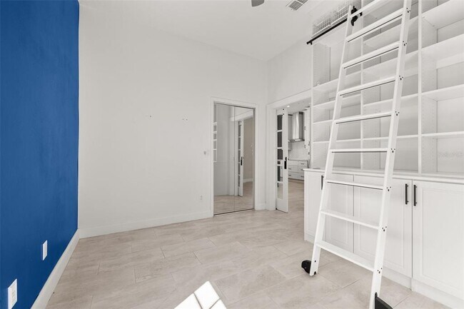 Building Photo - 212 Ficus St