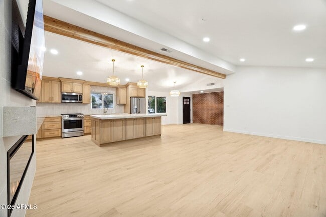 Building Photo - 1216 W Rovey Ave