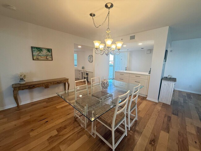 Building Photo - Luxury, furnished seasonal rental, Tequest...