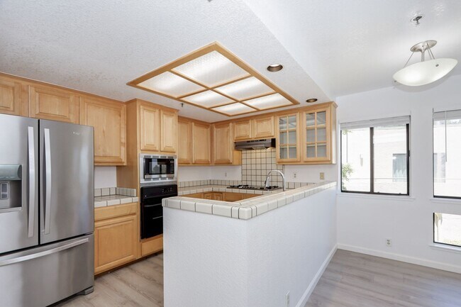 Building Photo - 432 Portofino Dr