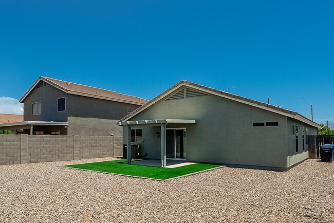 Building Photo - 232 N Merrill Rd