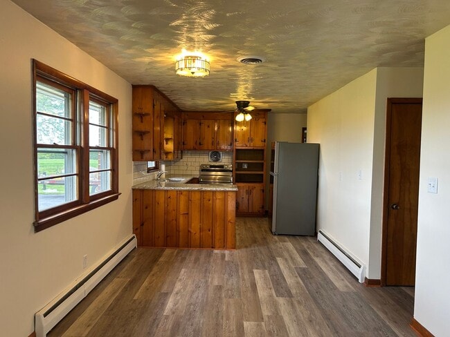 Building Photo - Lovely Single-Family Home