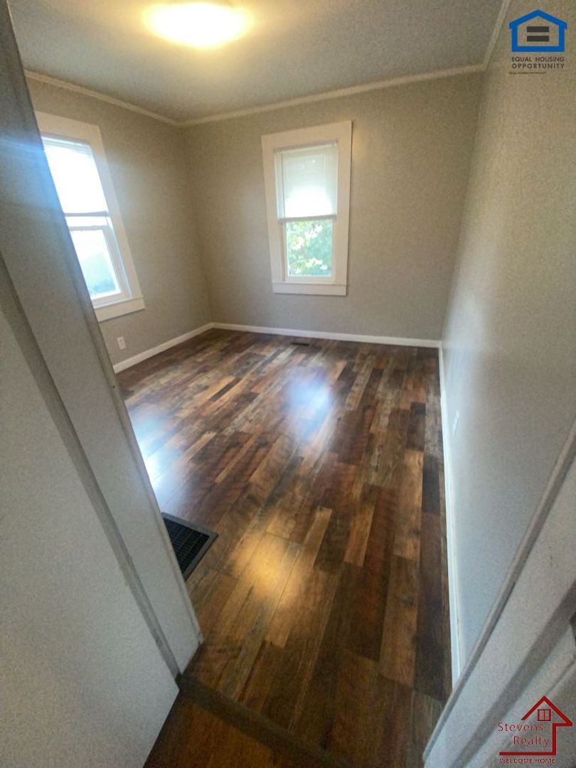 Building Photo - 3427 S Haven Rd