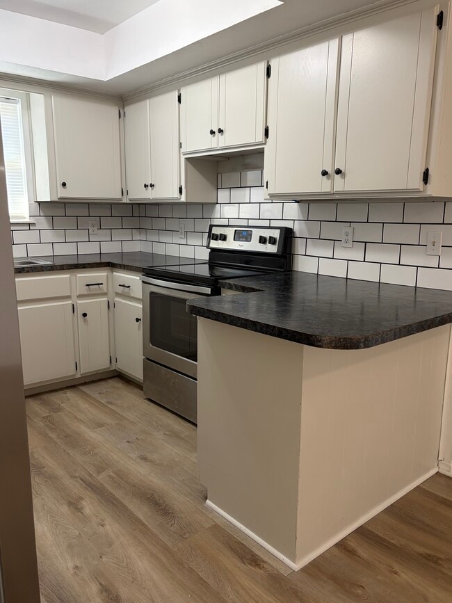 Building Photo - 10528 Ricky Ln