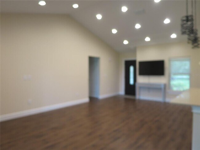 Building Photo - 36426 Tanner Ln