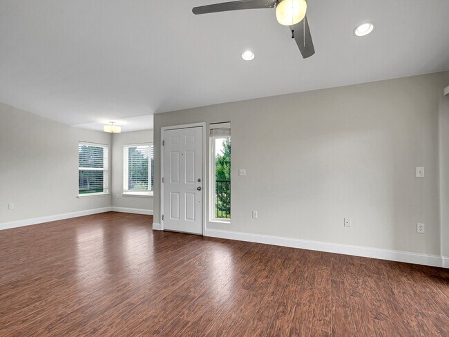 Building Photo - $2,395.00 - 3 Bedrooms, 2Bathrooms, Condo ...