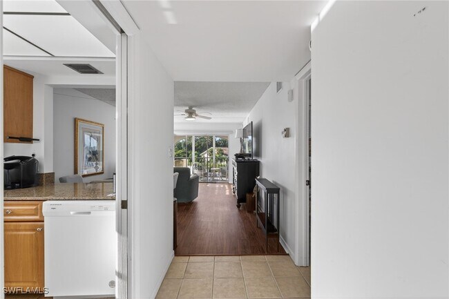 Building Photo - 5 High Point Cir W