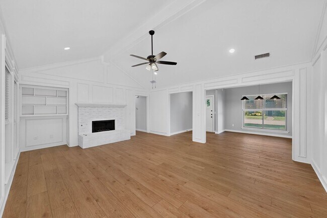 Building Photo - Renovated Home In the Coveted Allen ISD