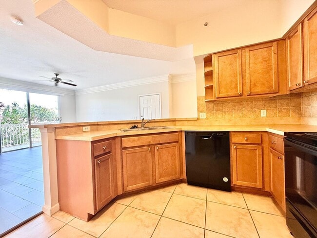 Building Photo - 9208 Myrtlewood Cir W