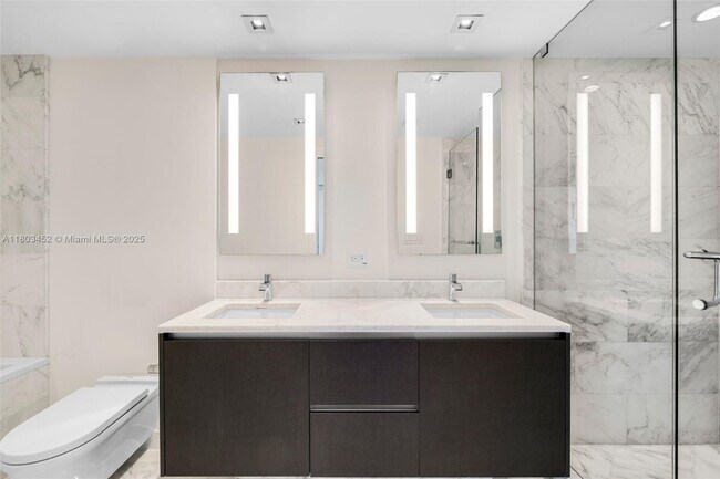 Building Photo - 1451 Brickell Ave